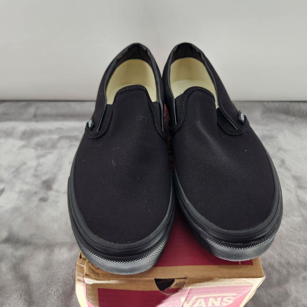 Vans Men's 6.0 Women's 7.5 Black SlipOn Classic Sneakers New With Box